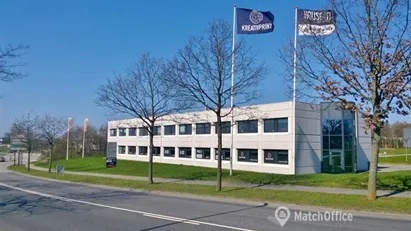 Kontor i stueplan - meget central placering