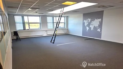 Nyere kontor med god indretning