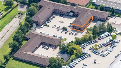 Lej jeres helt eget afsnit i vores veletableret kontorfællesskab m. fælles mødefaciliteter