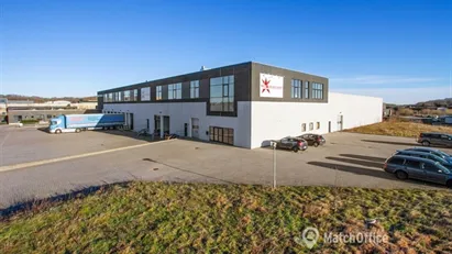 1.700 m2 lager samt 550 m2 kontor