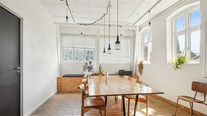 Central beliggenhed med udsigt og charme